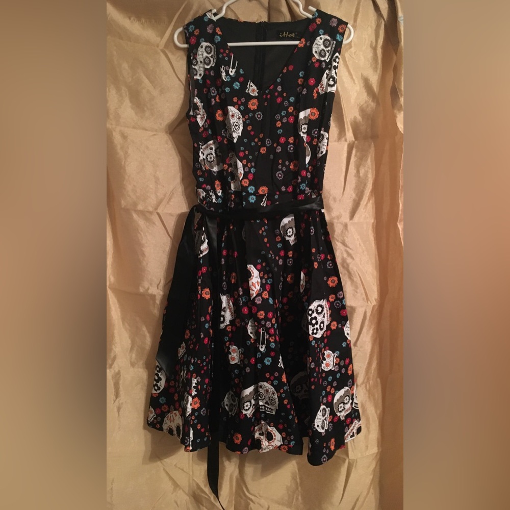 Size3XL from Amazon never worn sugar skull dress